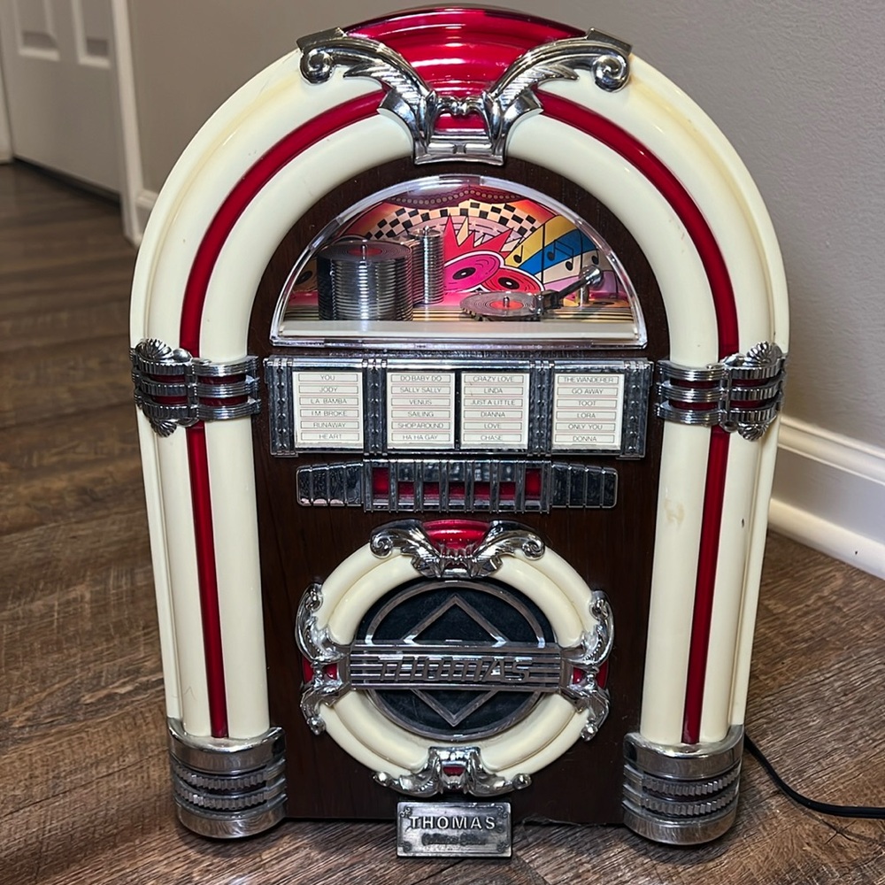 Vintage Jukebox Thomas Collector’s Edition Radio